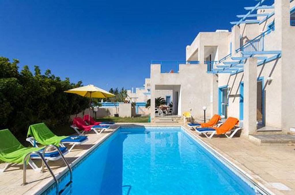 Philippos Paphos Villas - Villa 3 ภายนอก รูปภาพ