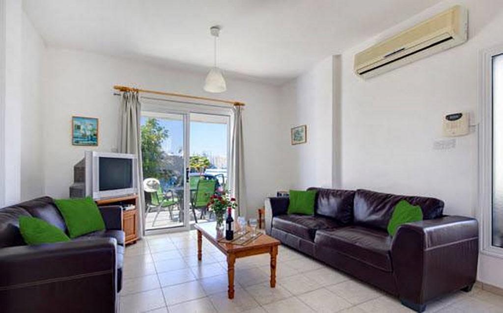 Philippos Paphos Villas - Villa 3 ภายนอก รูปภาพ