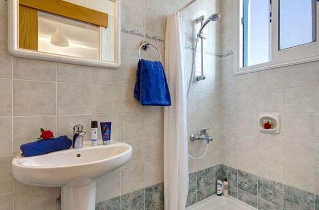 Philippos Paphos Villas - Villa 3 ภายนอก รูปภาพ