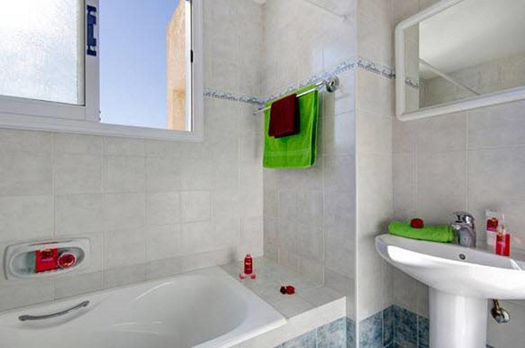 Philippos Paphos Villas - Villa 3 ภายนอก รูปภาพ