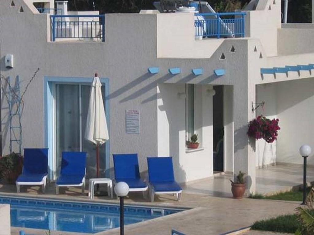 Philippos Paphos Villas - Villa 3 ภายนอก รูปภาพ