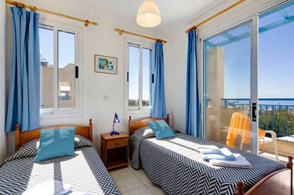 Philippos Paphos Villas - Villa 3 ภายนอก รูปภาพ