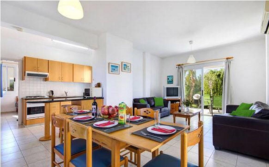 Philippos Paphos Villas - Villa 3 ภายนอก รูปภาพ