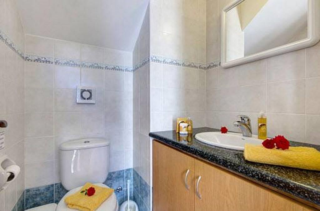 Philippos Paphos Villas - Villa 3 ภายนอก รูปภาพ