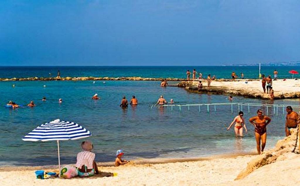 Philippos Paphos Villas - Villa 3 ภายนอก รูปภาพ