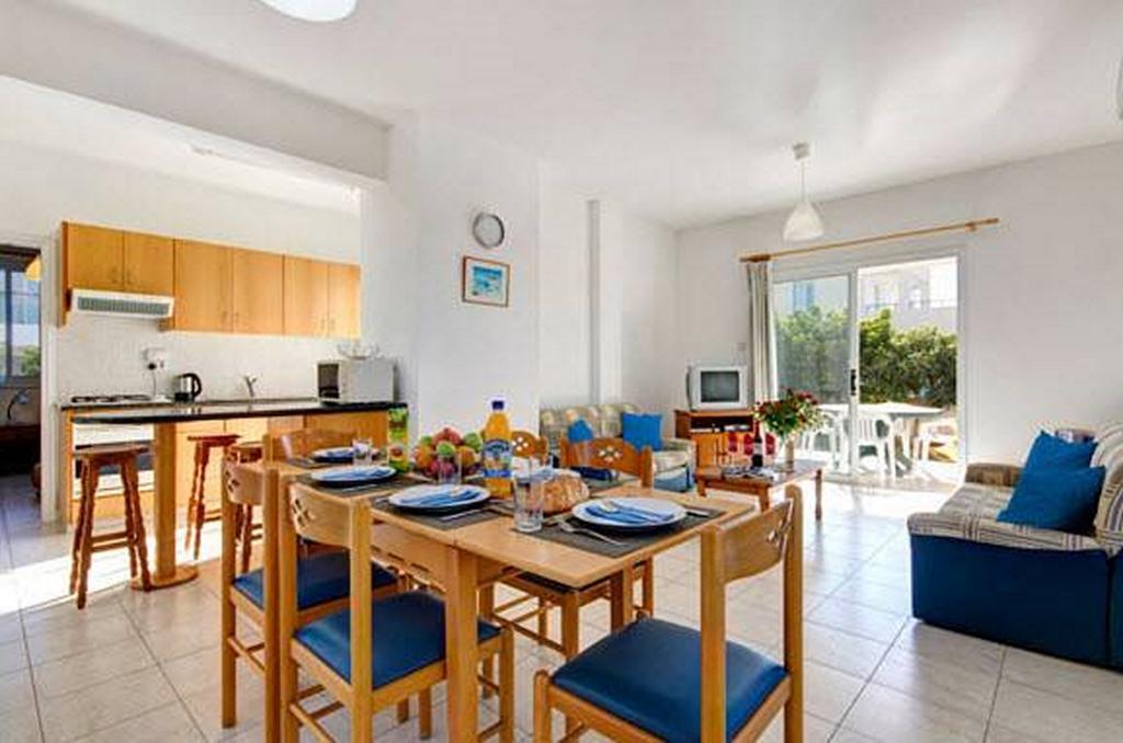 Philippos Paphos Villas - Villa 3 ภายนอก รูปภาพ