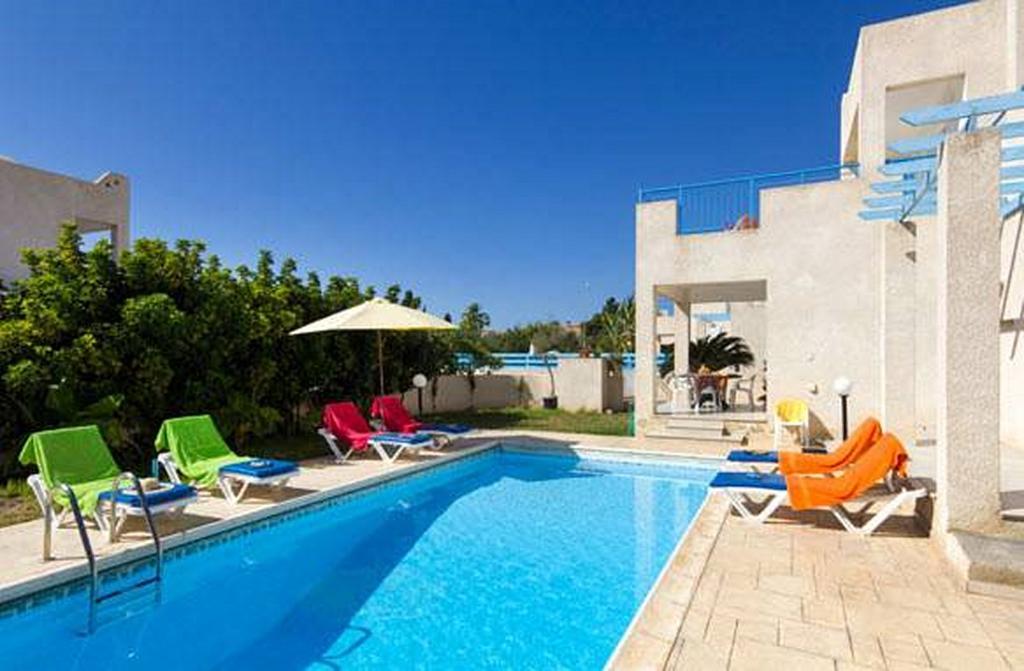 Philippos Paphos Villas - Villa 3 ภายนอก รูปภาพ